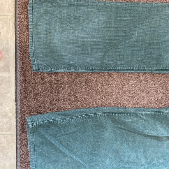 Men’s GAP 36 x 34 Corduroy Straight Legged Pants - Picture 2 of 6